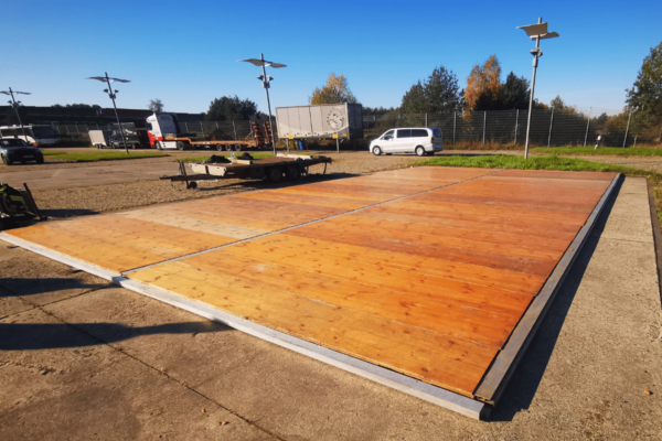 Parkiet Taneczny Zewnętrzny 10x14 m – Drewniany, Lakierowany, na Stelażu - obrazek 3
