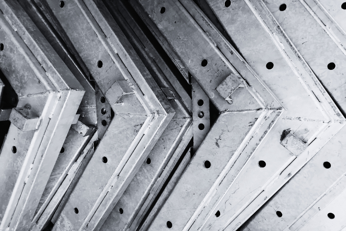 stalowe elementy do hali magazynowej